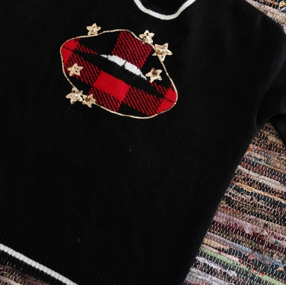 Torrid Plus Size 1X Women's Black Red Plaid Star Lips Super Soft Crew Sweater - Picture 9 of 12